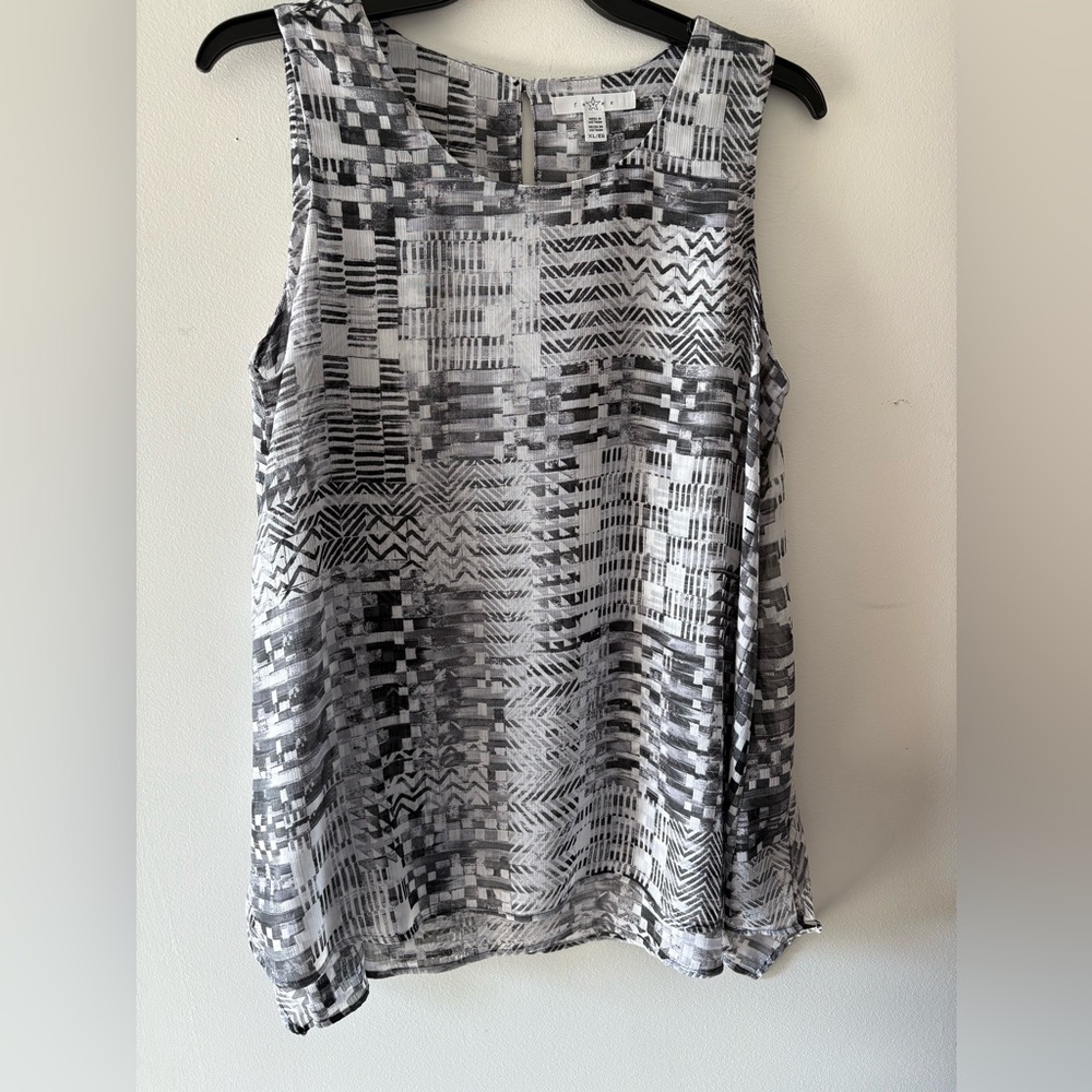 Fever Black and White Geometric Print Double Layered Swing Top Sz XL